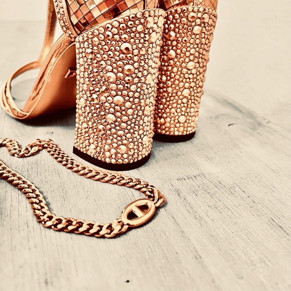 Hermes like Gold Plated Link Chain Statement Necklace - Picture 5 of 5